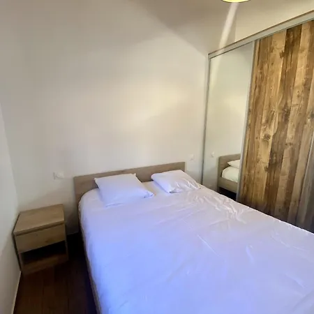 בית נופש Grande Maison Moderne Pour 16 Pers Avec Terrasse Et Parking, Proche Pistes Et Commerces - Fr-1-758-20 *